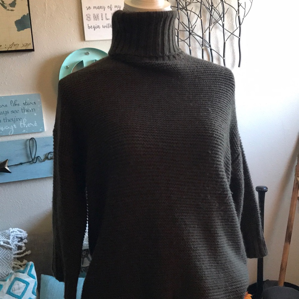 Forever 21 Pine Green Turtleneck Sweater